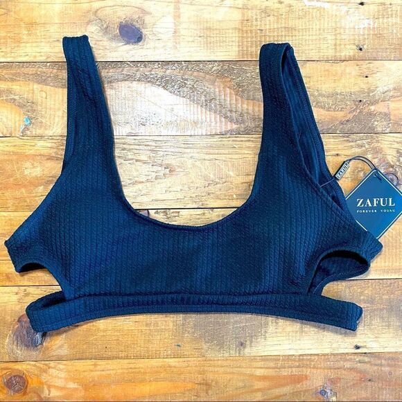 Black swim top!    - Picture 1 of 3